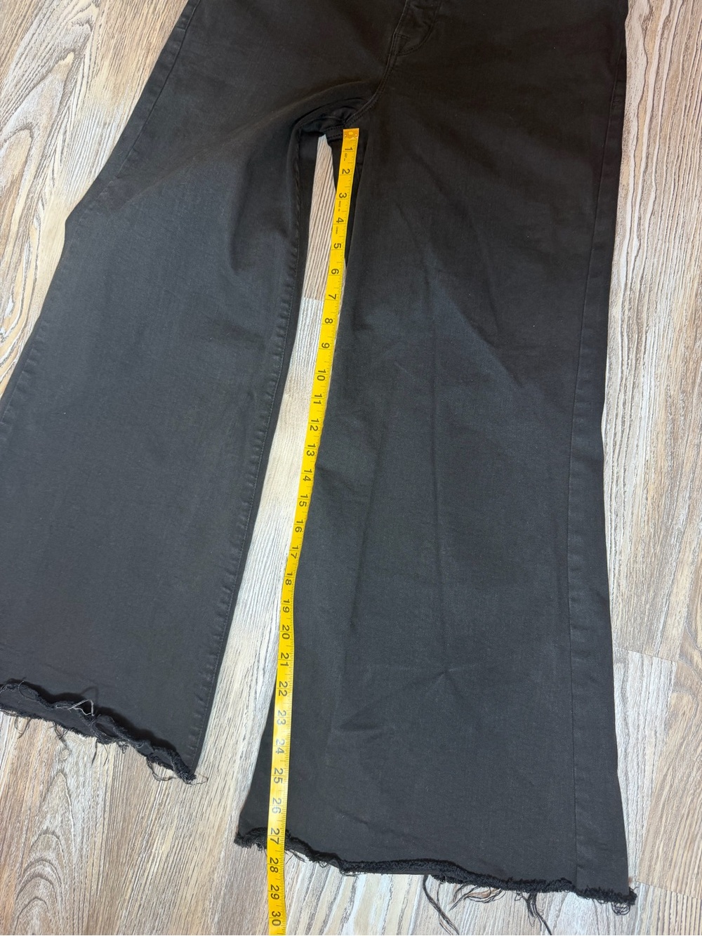 FRAME Le Palazzo Crop Film Noir Black Wide Leg Raw Hem Jeans Size 30 - Picture 9 of 13